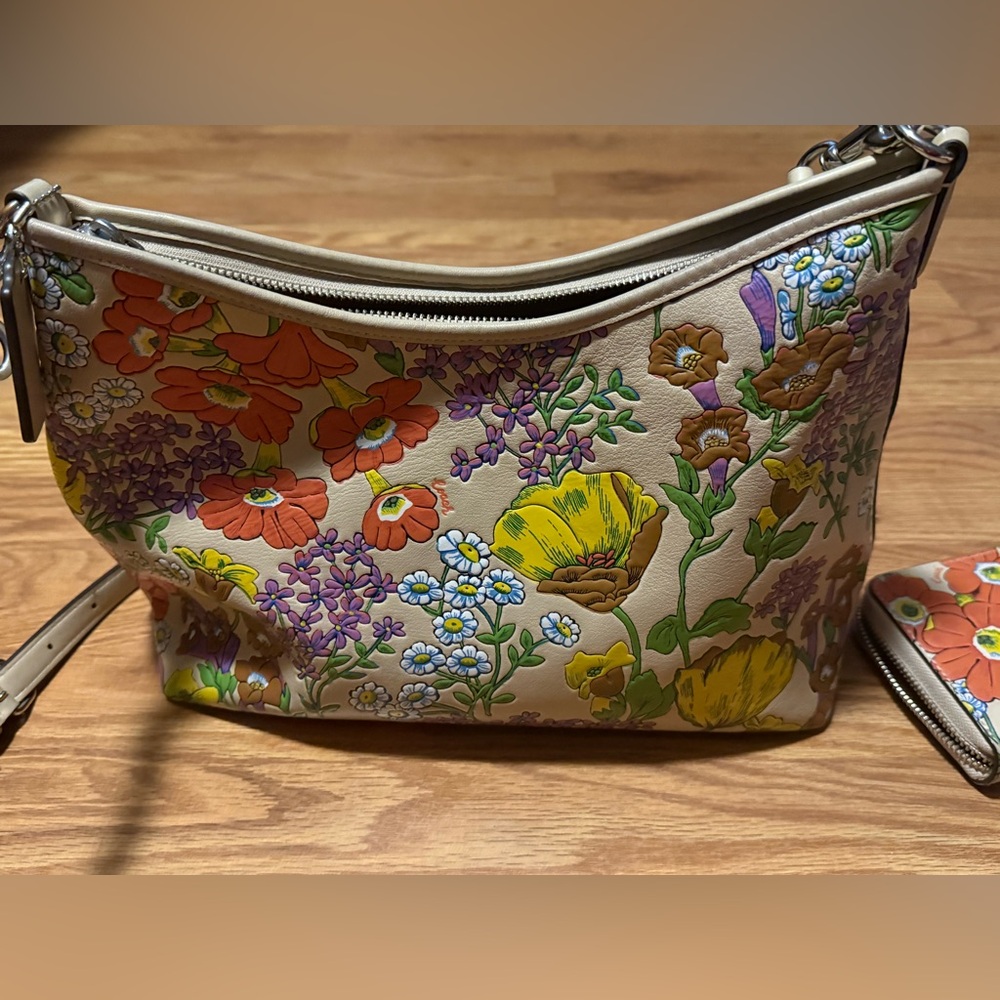 Coach Shoulder/crossbody Bag Vibrant Floral Design with matching wallets. EUC - Picture 5 of 15